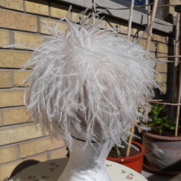 Vintage 50s Hat with Feathers! 👒🪶 - Picture 5 of 6